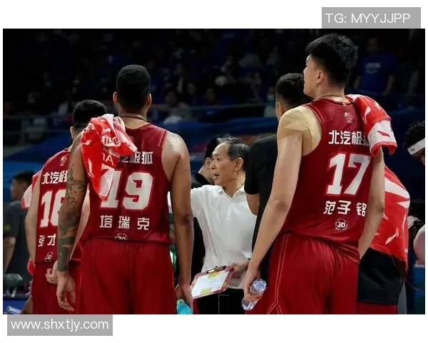 2013年CBA季后赛北京队与山东队激战回顾精彩瞬间与关键时刻分析