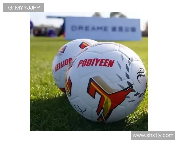 从默默无闻到闪耀绿茵场足球明星成名前的心路历程与采访揭秘 从默默无闻到闪耀绿茵场足球明星成名前的心路历程与采访揭秘